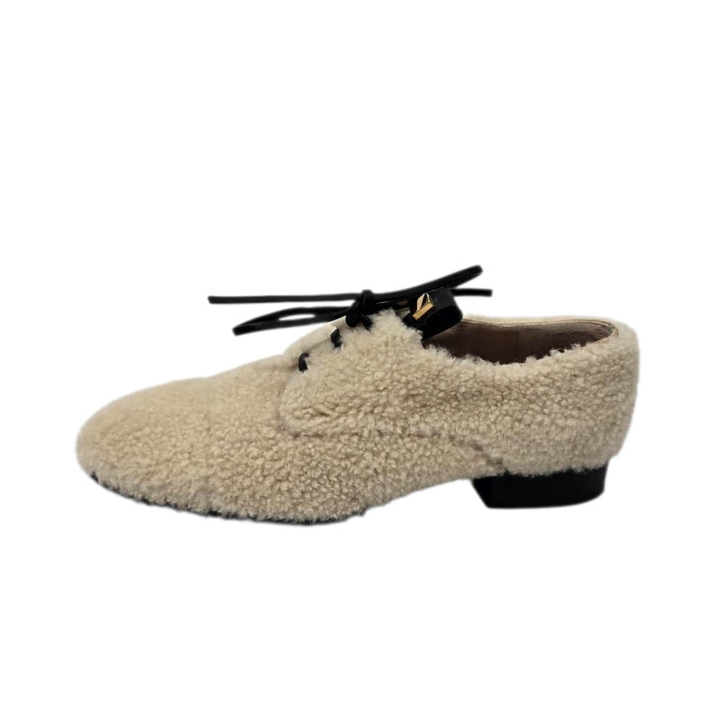 Stuart Weitzman's Milo Shearling Cream Platform Oxford Shoes